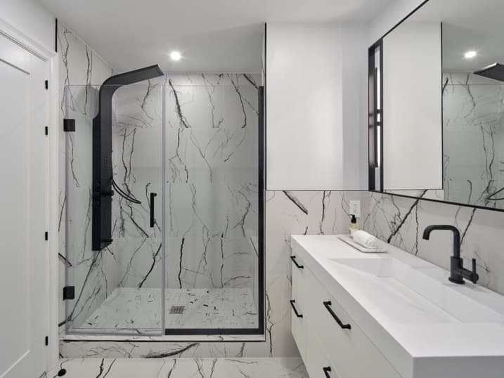 Finished unit bathroom at 1001 Residences